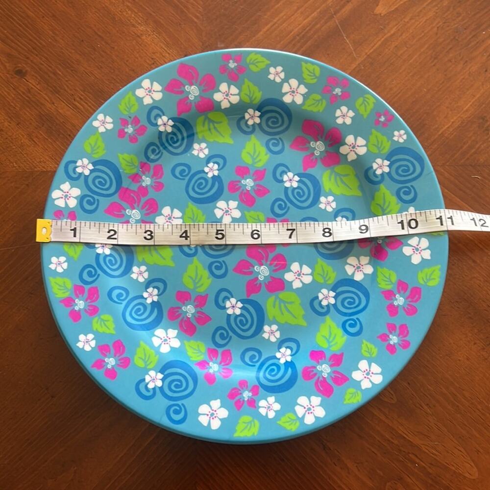 Disney Tropical Hidden Mickey Plastic Dinner Plates Summer Barbecue Set of 4 - Picture 7 of 7